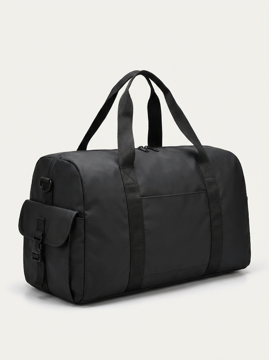 Weekend duffel with dry and wet separation pocket for damp gym kit