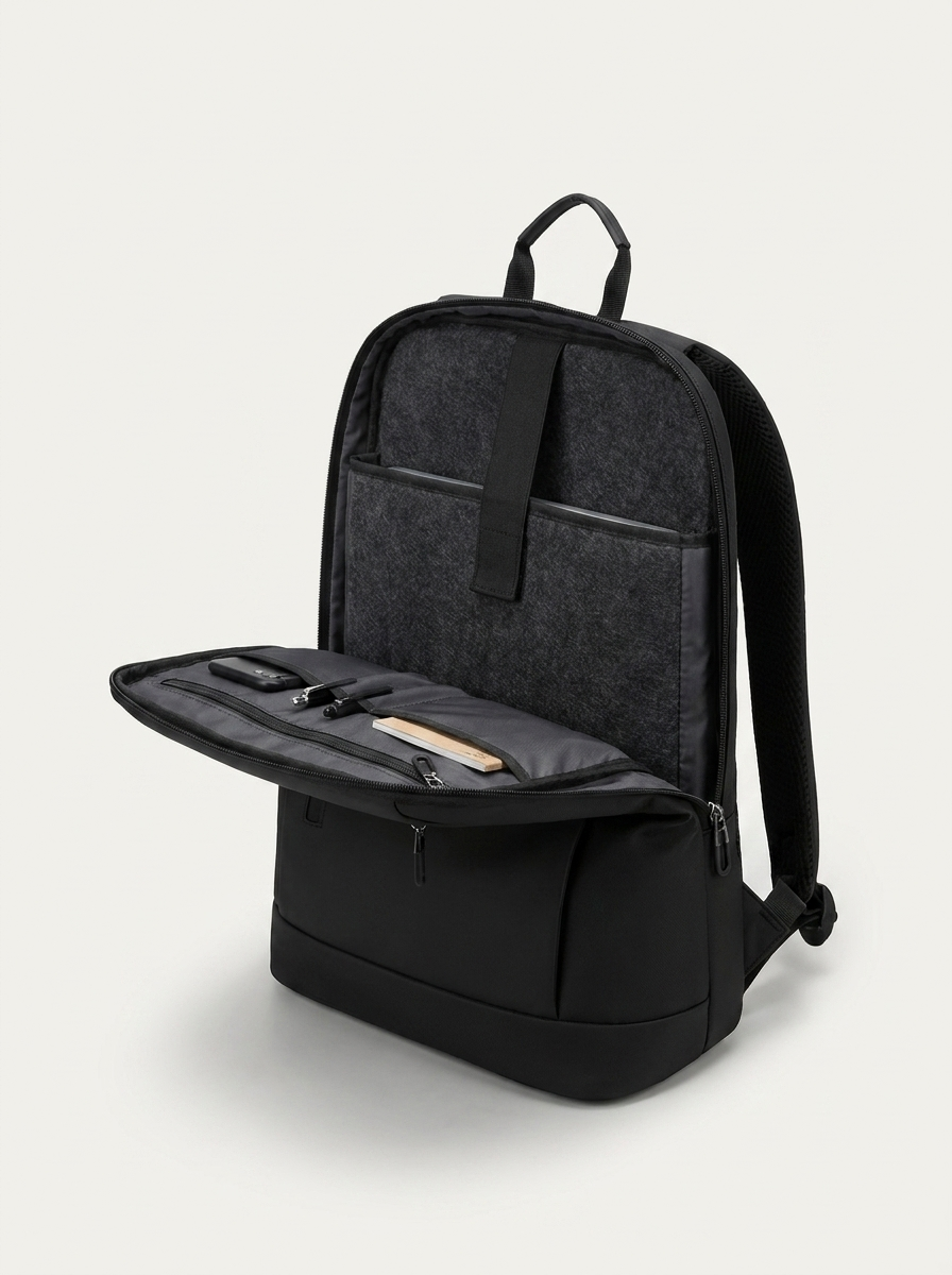 Curved breathable shoulder straps spreading the load all day