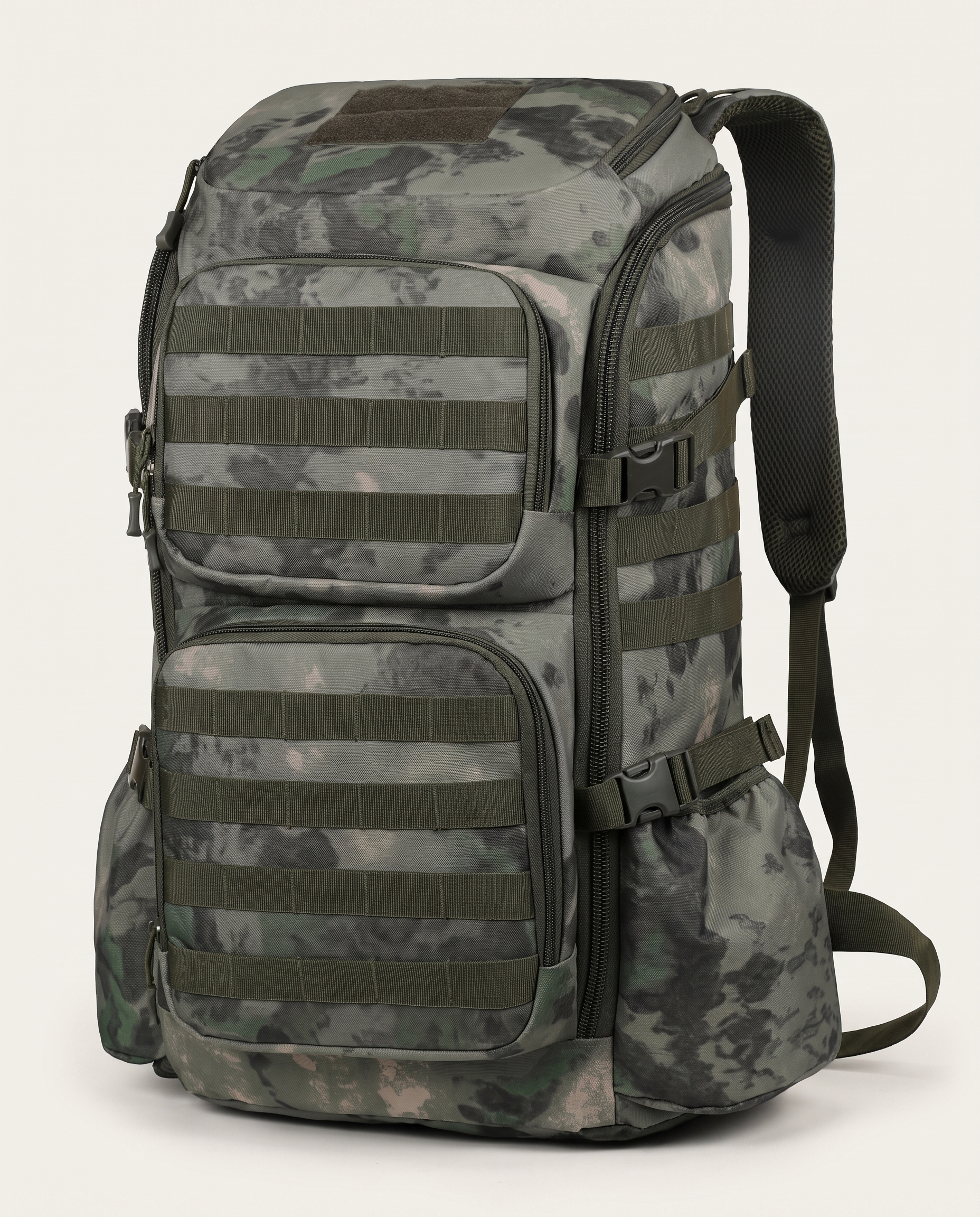 1.2 kg rucksack of 32 x 17 x 58 cm, in seven colourways and camo prints