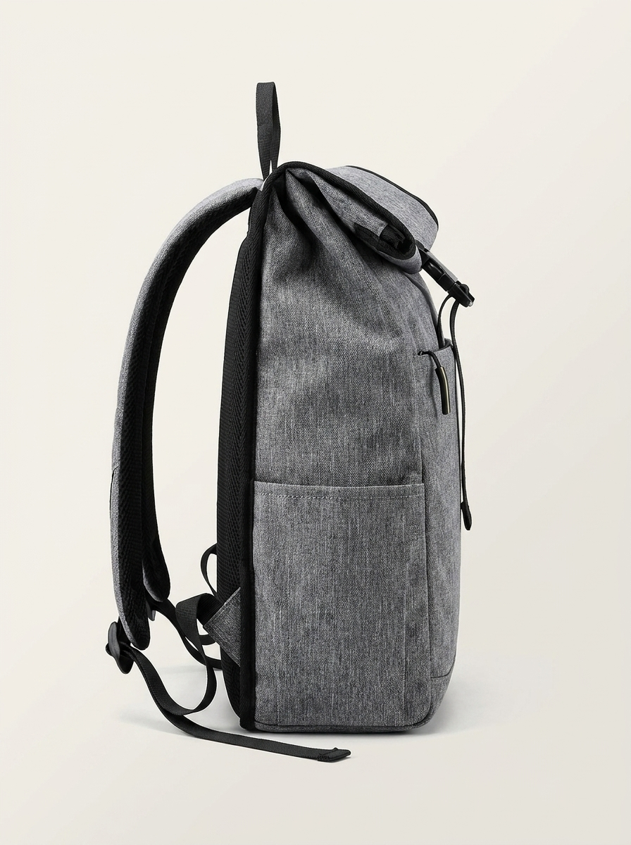 Dedicated padded sleeve for laptops up to 16 inches