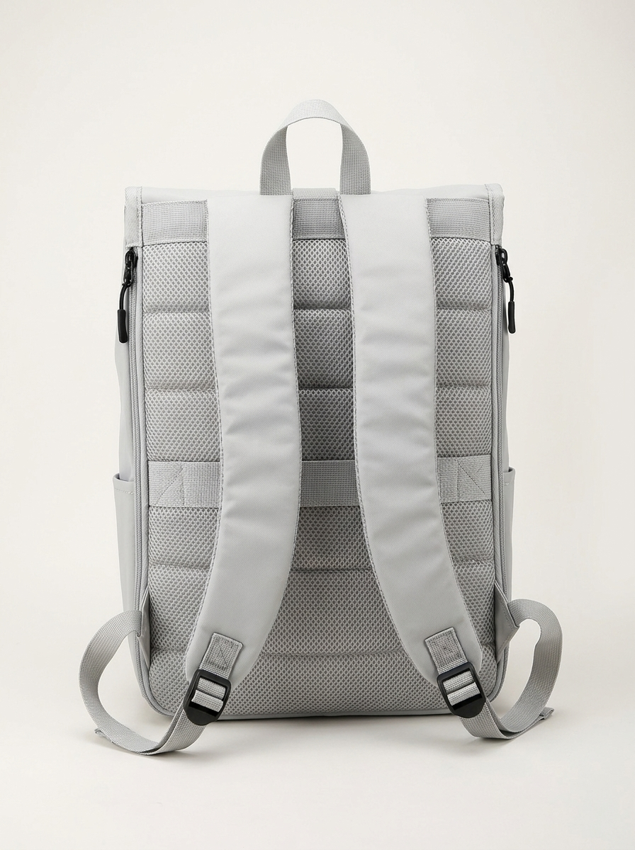 Roomy 20-35L main compartment for campus and commuting