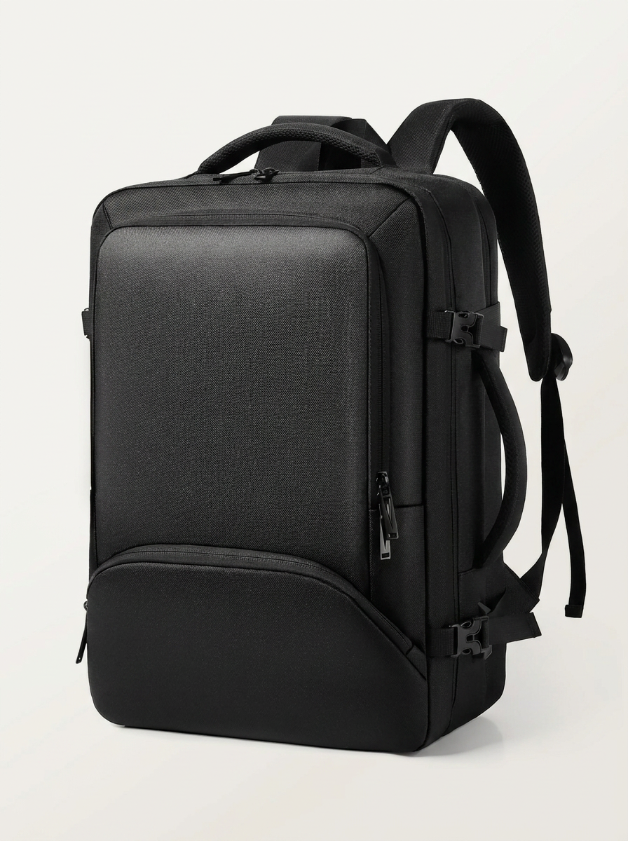 Splice-panelled pack in fashion black, galaxy grey or star sea blue